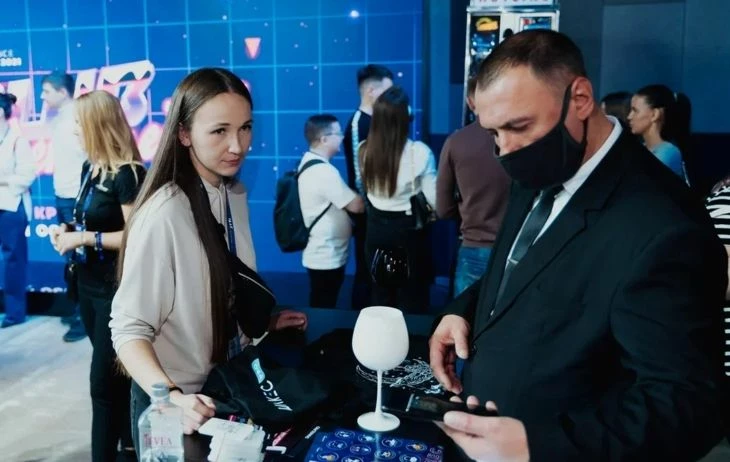 Ведущий менеджер Shakes.pro — Жанна на конференции MAC’21