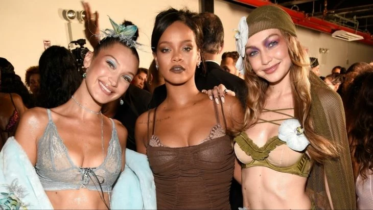 Фото, сделанное для Savage X Fenty, каждая из звезд надела белье бренда 