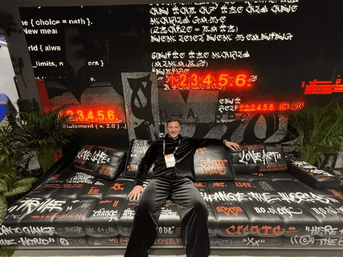 Тот самый диван за $17 000