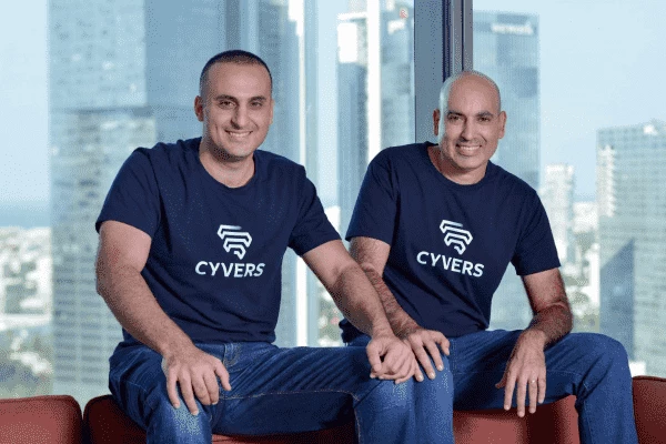 Дэдди Лавид — соучредитель и генеральный директор Cyvers (справа)