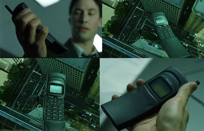 Коллаж с кадрами, где есть телефон Nokia, из фильма «Матрица»
