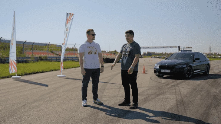 Соовнер команды RPT Яков рассказывает CEO Traffic Cardinal Никите Кустову свои впечатления от новой BWM