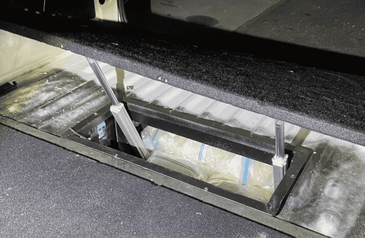 В потайном отсеке автомобиля обнаружены наркотики, изъятые в ходе операции «Кракен»