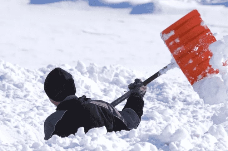Для начала можно купить машину — пока откопаешь, уже и гиподинамия пройдет :DДля начала можно купить машину — пока откопаешь, уже и гиподинамия пройдет :D