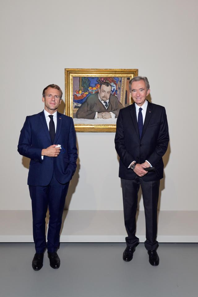 Президент Франции представил новейшую художественную выставку Бернара